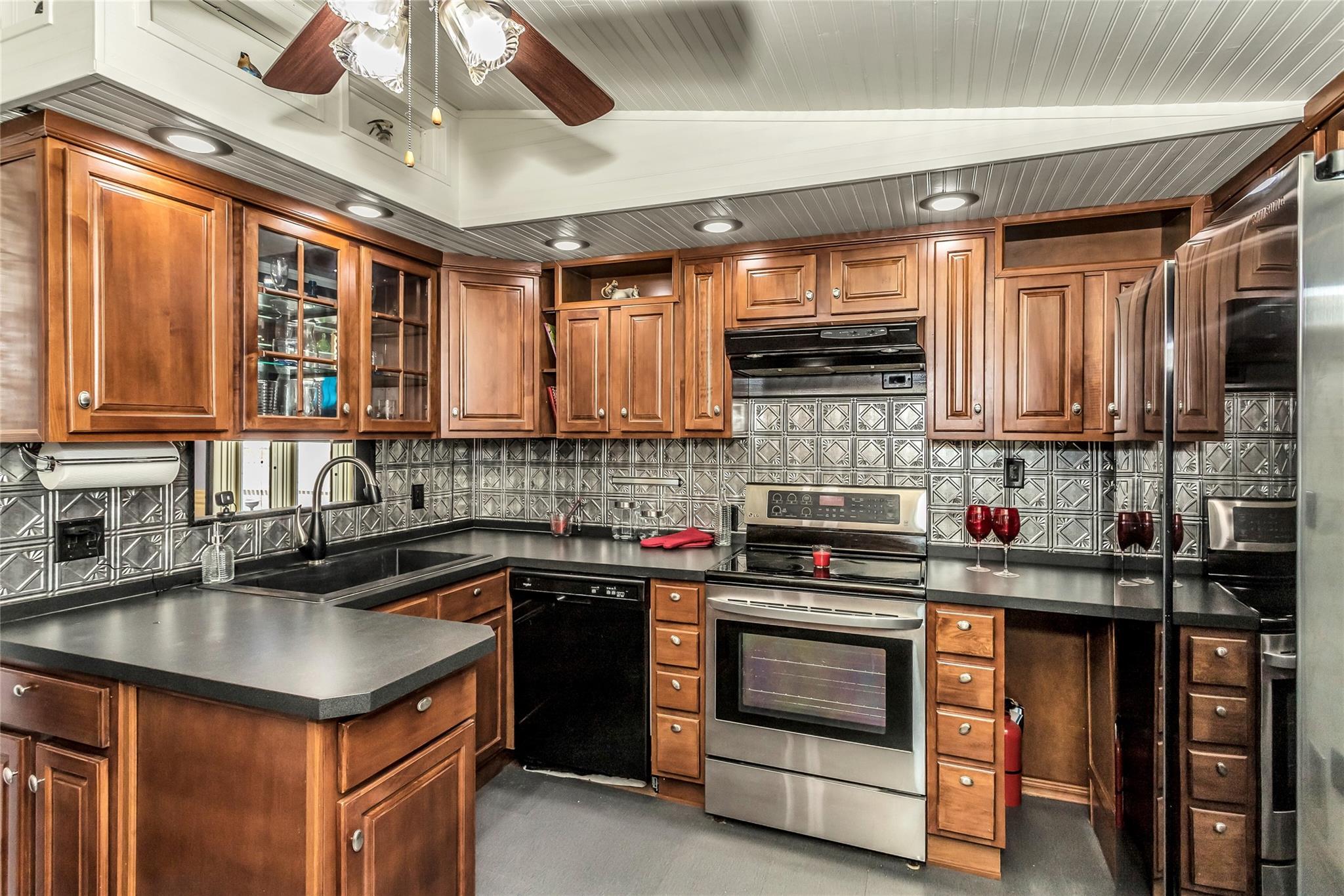 118 Noel Drive, Centereach, New York image 11