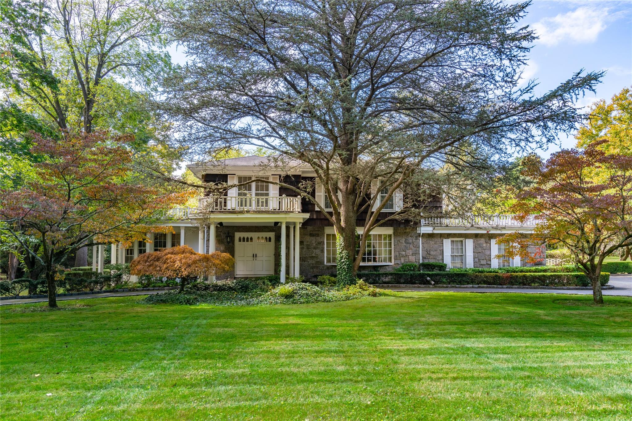 224 Wheatley Road, Old Westbury, New York image 1