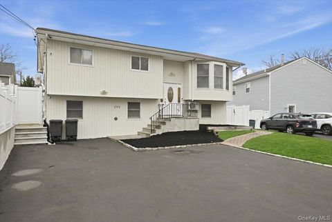 Homes For Sale - 292 Concord Street<br/> Suffolk County, Dix Hills, NY 11746