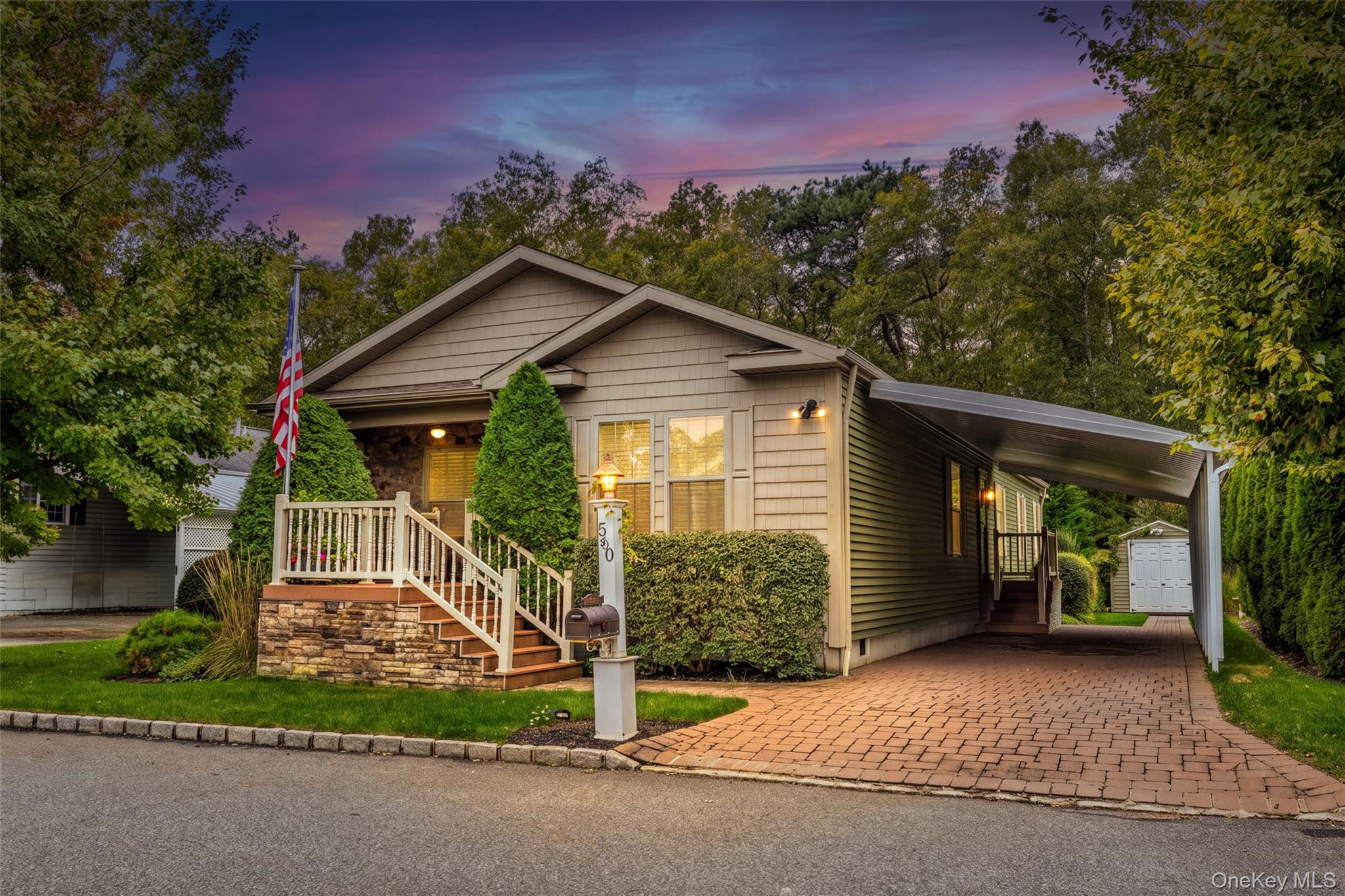 1661 Old Country Road 560
