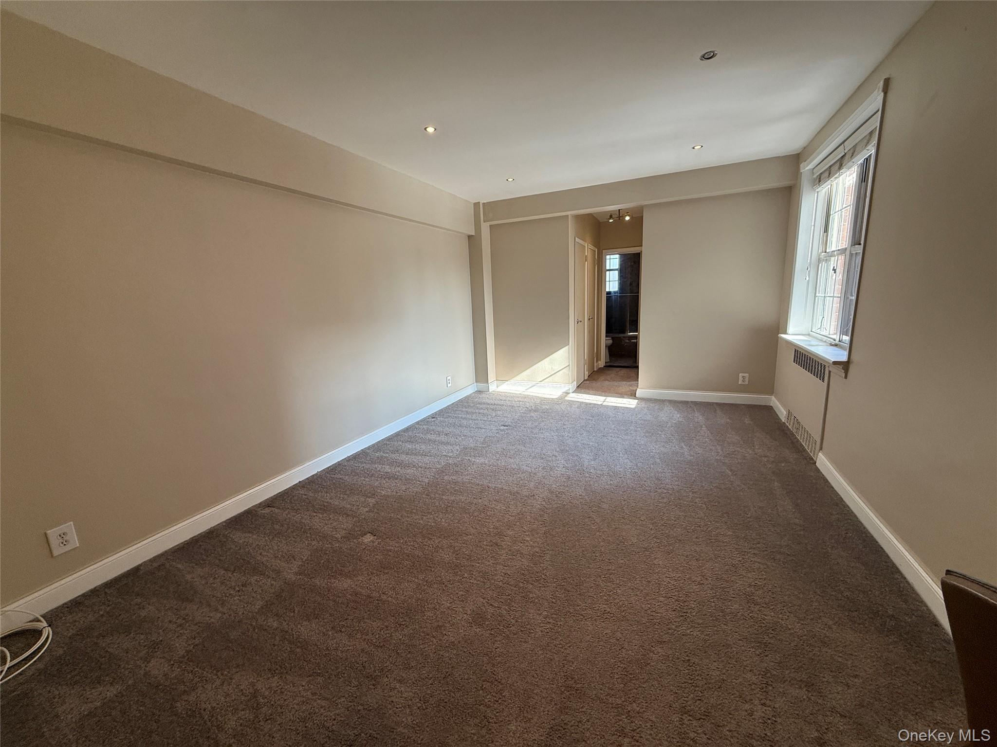 796 Bronx River Road B38