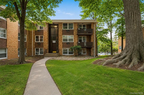 Condo For Sale - 242 Kearsing Parkway #A<br/> Rockland County, Monsey, NY 10952