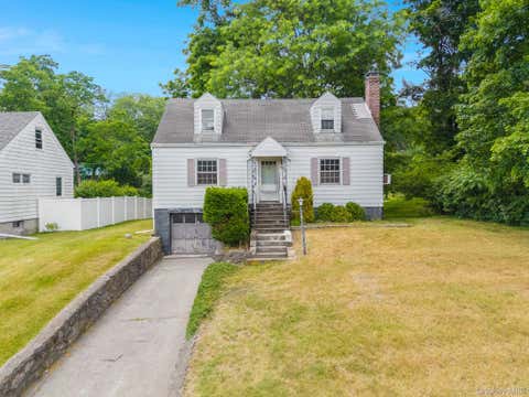 Homes For Sale - 122 Wilbur Boulevard<br/> Poughkeepsie, NY 12603