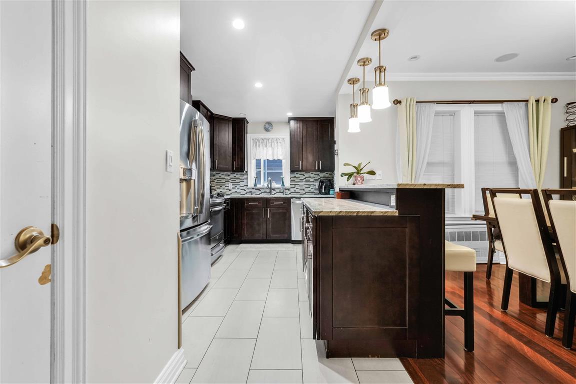 54-34 65 Place, Maspeth, New York image 14
