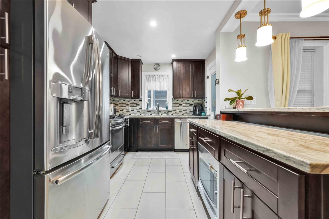 54-34 65 Place, Maspeth, New York image 12