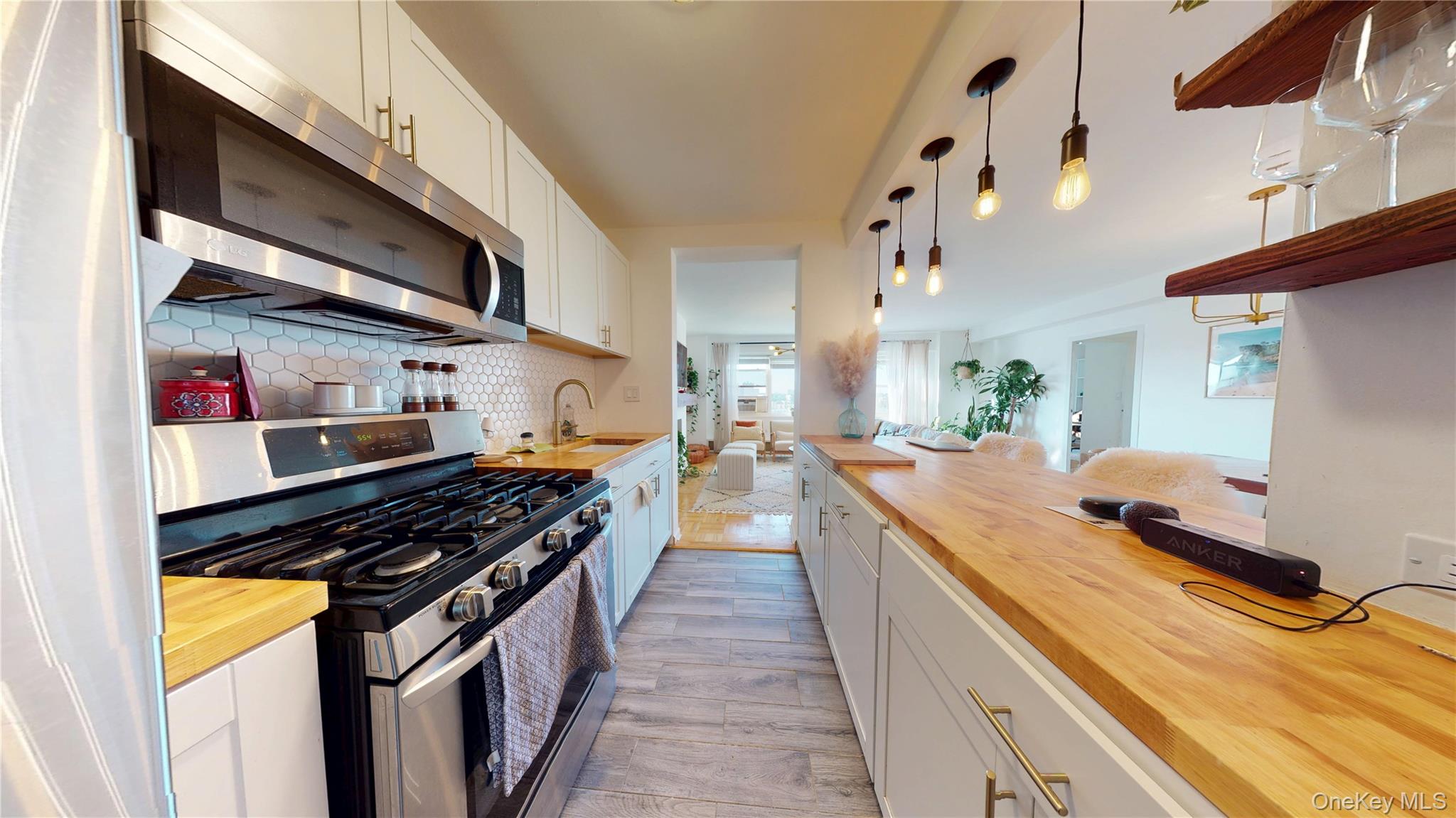 4 Fordham Hill Oval 8C