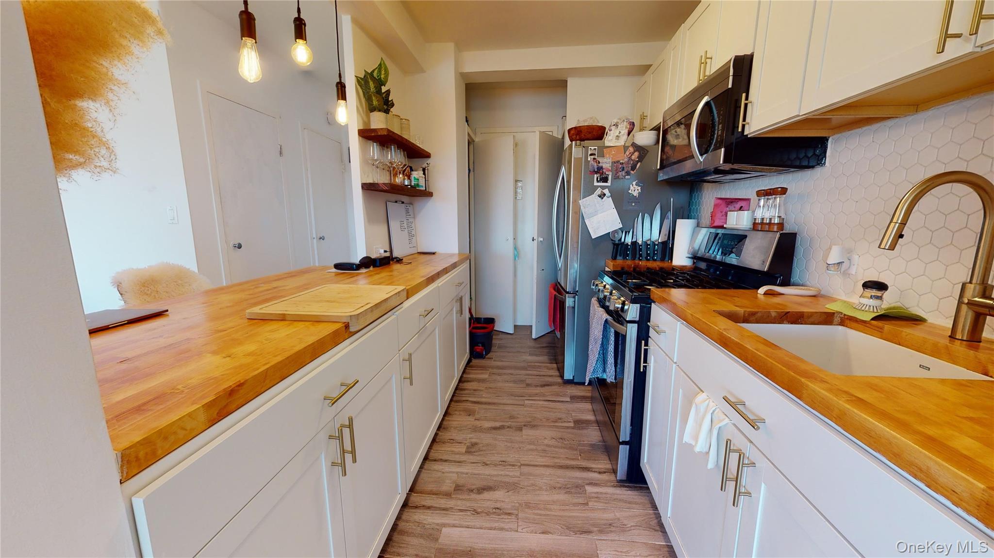 4 Fordham Hill Oval 8C