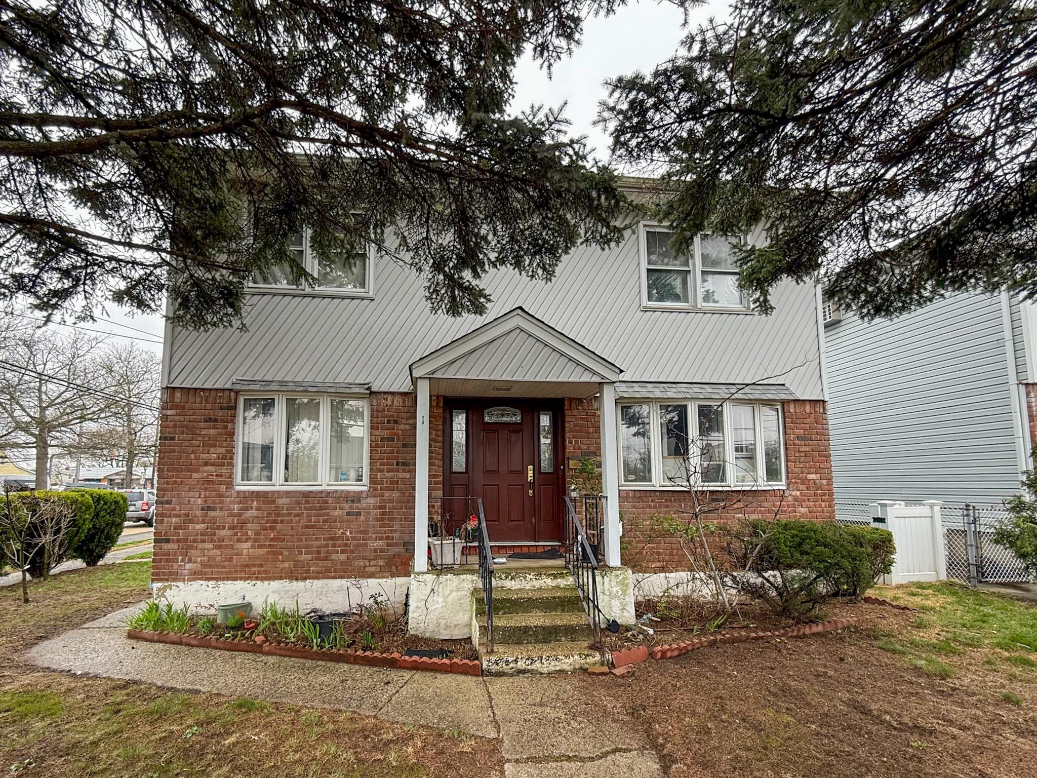 1 Palmer Place, Valley Stream, New York image 1