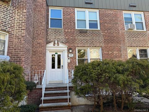 Homes For Sale - 279 Cedarhurst Avenue #G-6<br/> Cedarhurst, NY 11516