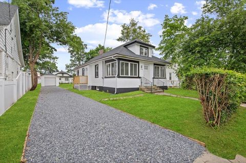 Photo of 18 Evans Avenue, Freeport, NY 11520 (MLS # 879320) Photo of 18 Evans Avenue, Freeport, NY 11520 (MLS # 879320)