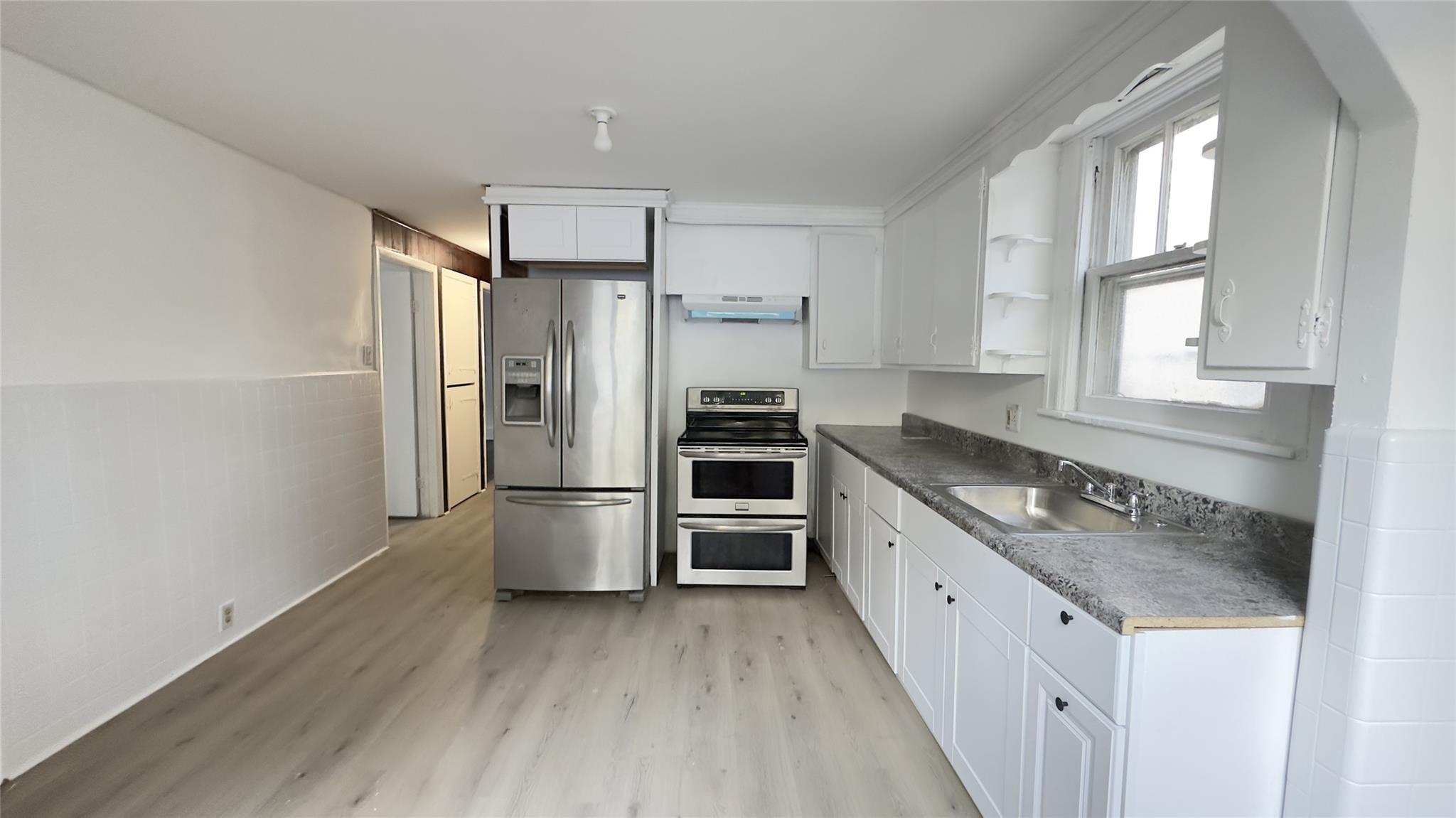 Poughkeepsie, New York 12601, United States, 2 Bedrooms Bedrooms, ,1 BathroomBathrooms,Residential,Active,131957