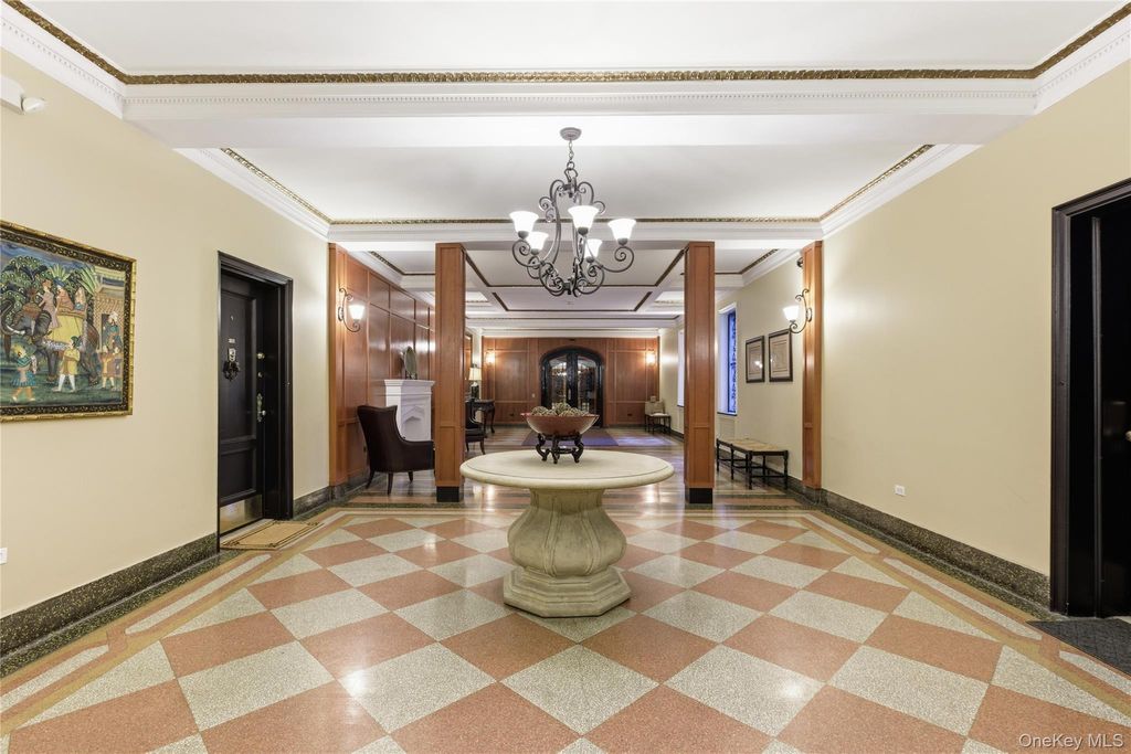 Photo of 25 Parkview Avenue #2A, Bronxville, NY 10708 (MLS # 957924)