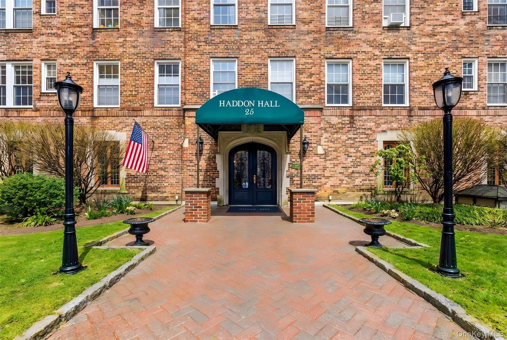 Photo of 25 Parkview Avenue #2A, Bronxville, NY 10708 (MLS # 957924)