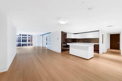 135 W 52nd Street 8D New York (Manhattan) NY 10019