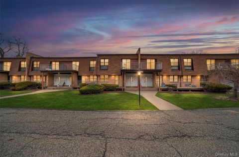 Condo For Sale - 440 Carpenter Avenue #11<br/> Newburgh, NY 12550