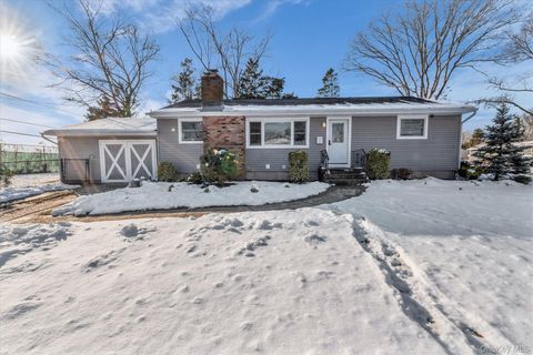 34 W Court Drive Centereach NY 11720