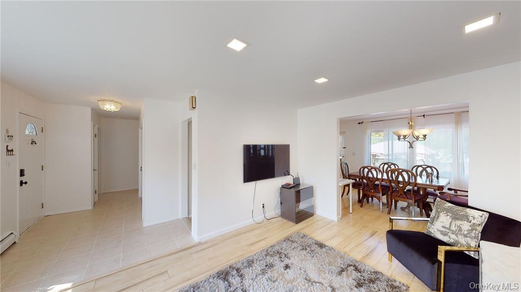 121 Woodward Parkway