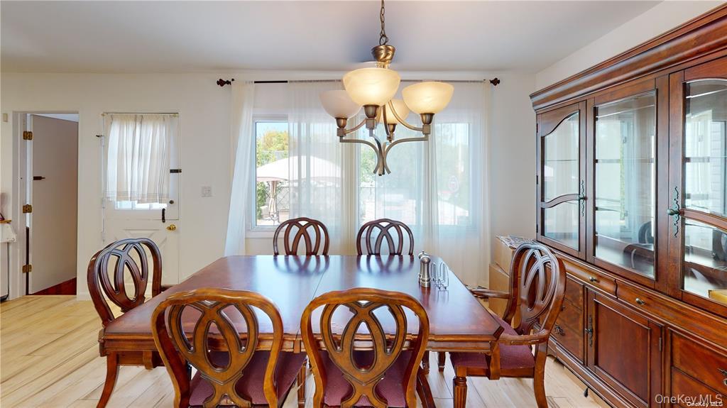 121 Woodward Parkway