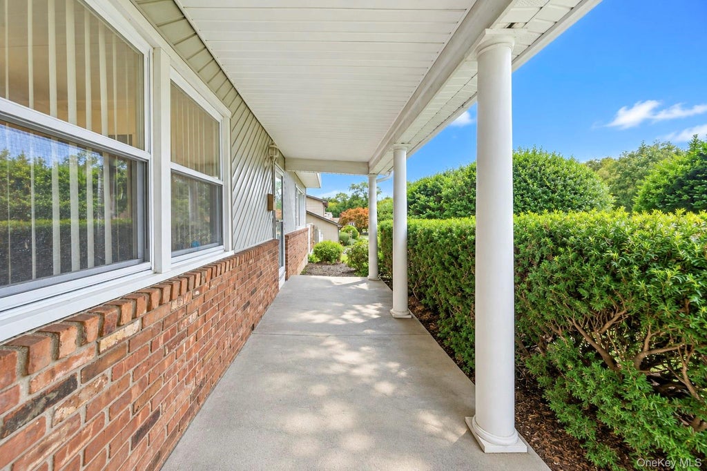 Photo of 38 Waterford Drive, Wheatley Heights, NY 11798 (MLS # 1051429)