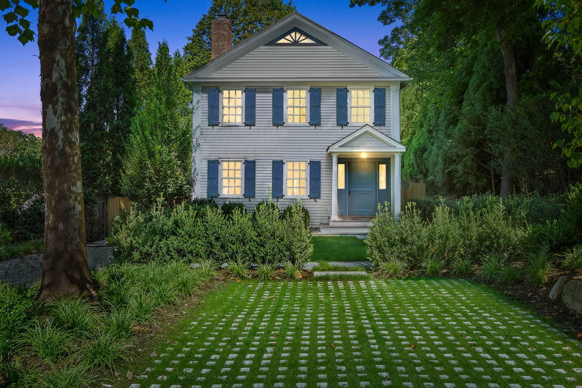 Harrison St St, Sag Harbor, Hamptons, NY - 4 Bedrooms  
5 Bathrooms - 