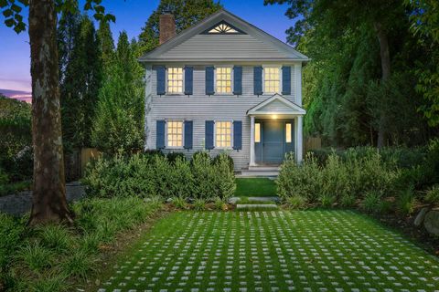 11 Harrison St Sag Harbor NY 11963