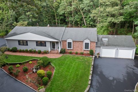 79 Brookhill Lane Huntington NY 11743