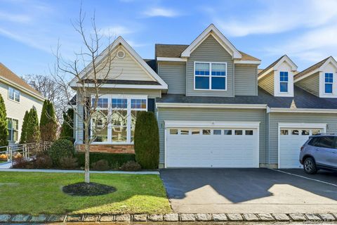 Condo For Sale - 83 Pacific Dunes Court #83<br/> Medford, NY 11763