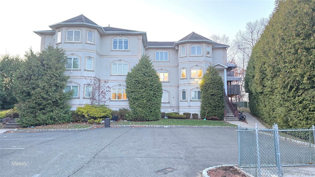 Photo of 9 Gibbs Court #201, Monsey, NY 10952 (MLS # 942467)