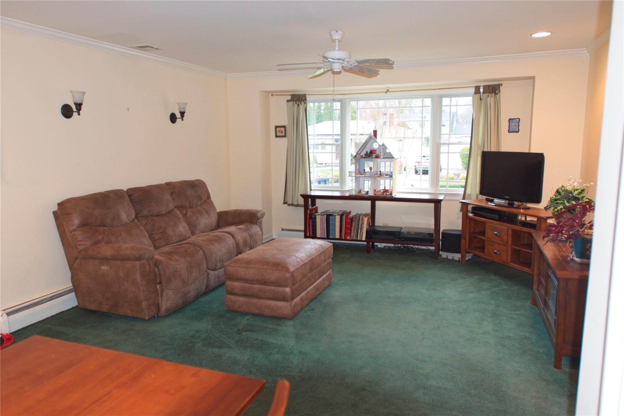 79 Hempstead Avenue, Miller Place, Florida image 16