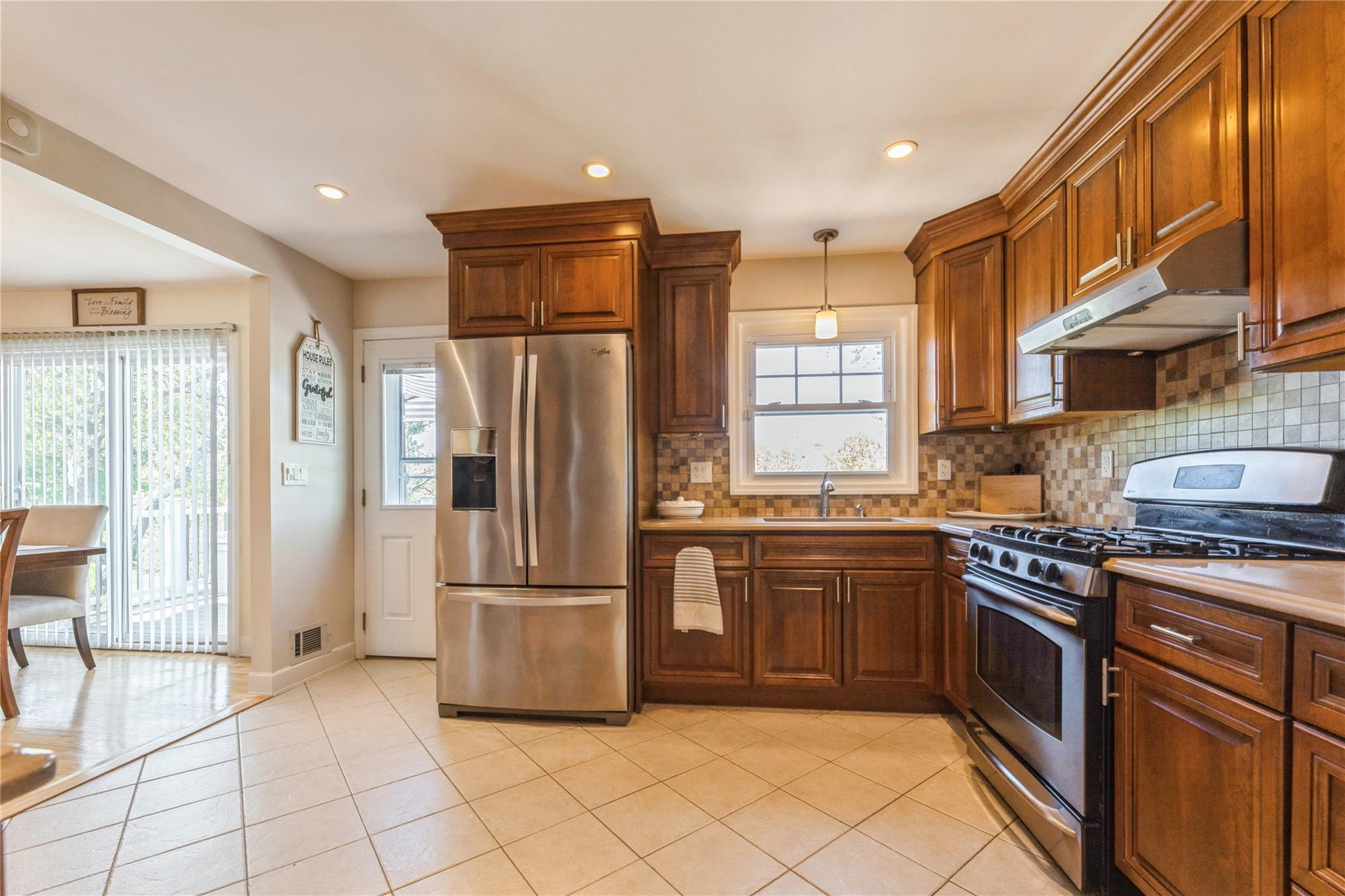26 Hillside Drive, Thiells, New York image 15