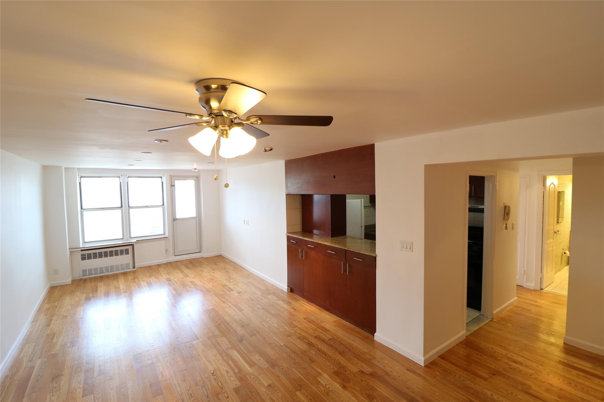 41-25 Kissena Boulevard #4TT, Flushing, New York image 3