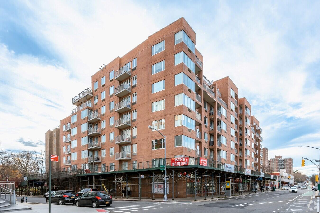 Property for Sale at Queens Blvd Blvd 8H, Woodside, Queens, NY - Bedrooms: 3 
Bathrooms: 2 
Rooms: 5  - $775,000