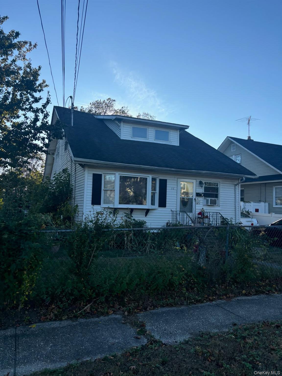 16 West Drive