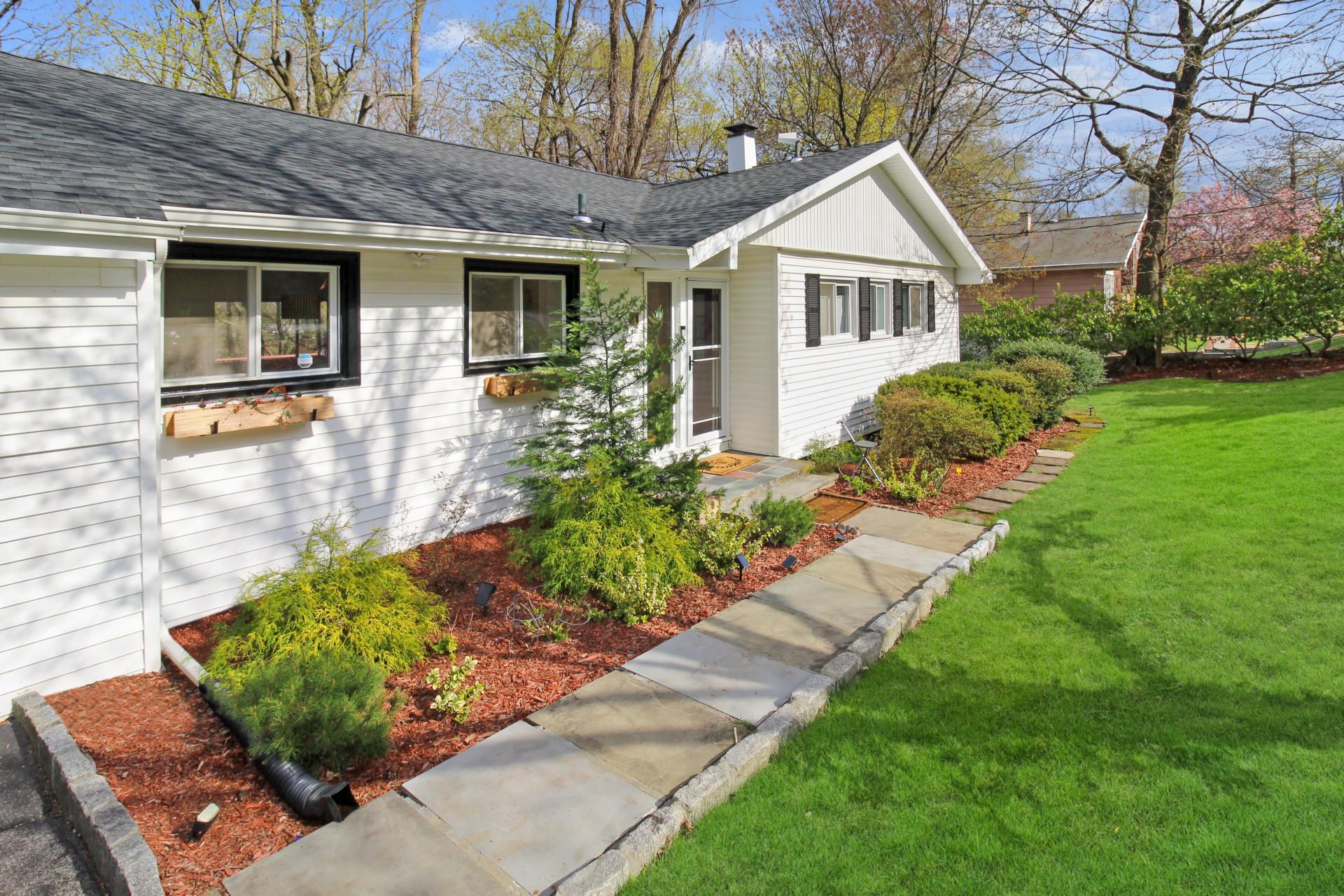 4 Stonewall Circle, White Plains, New York image 26