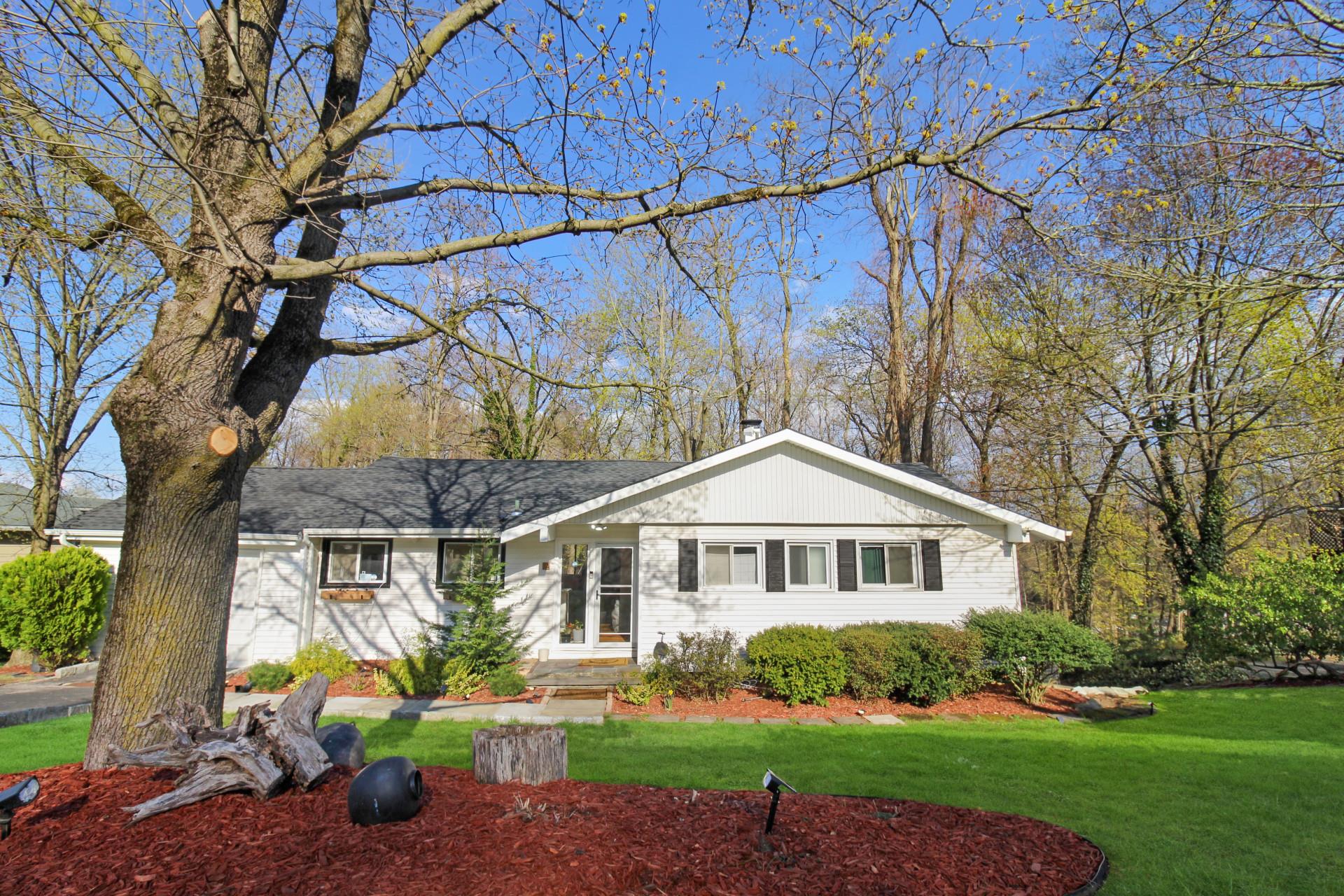 4 Stonewall Circle, White Plains, New York image 23