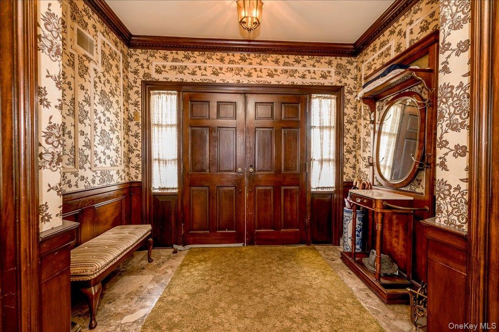 Photo of 497 Tulip Avenue, Floral Park, NY 11001 (MLS # 987782)