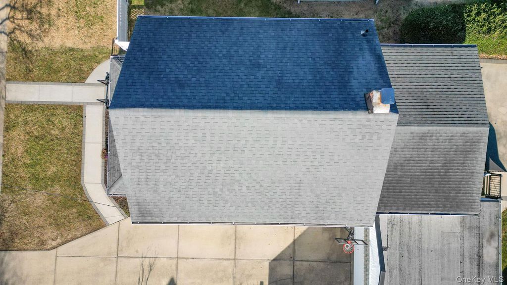 Photo of 81 Irving Avenue, Floral Park, NY 11001 (MLS # 952037)