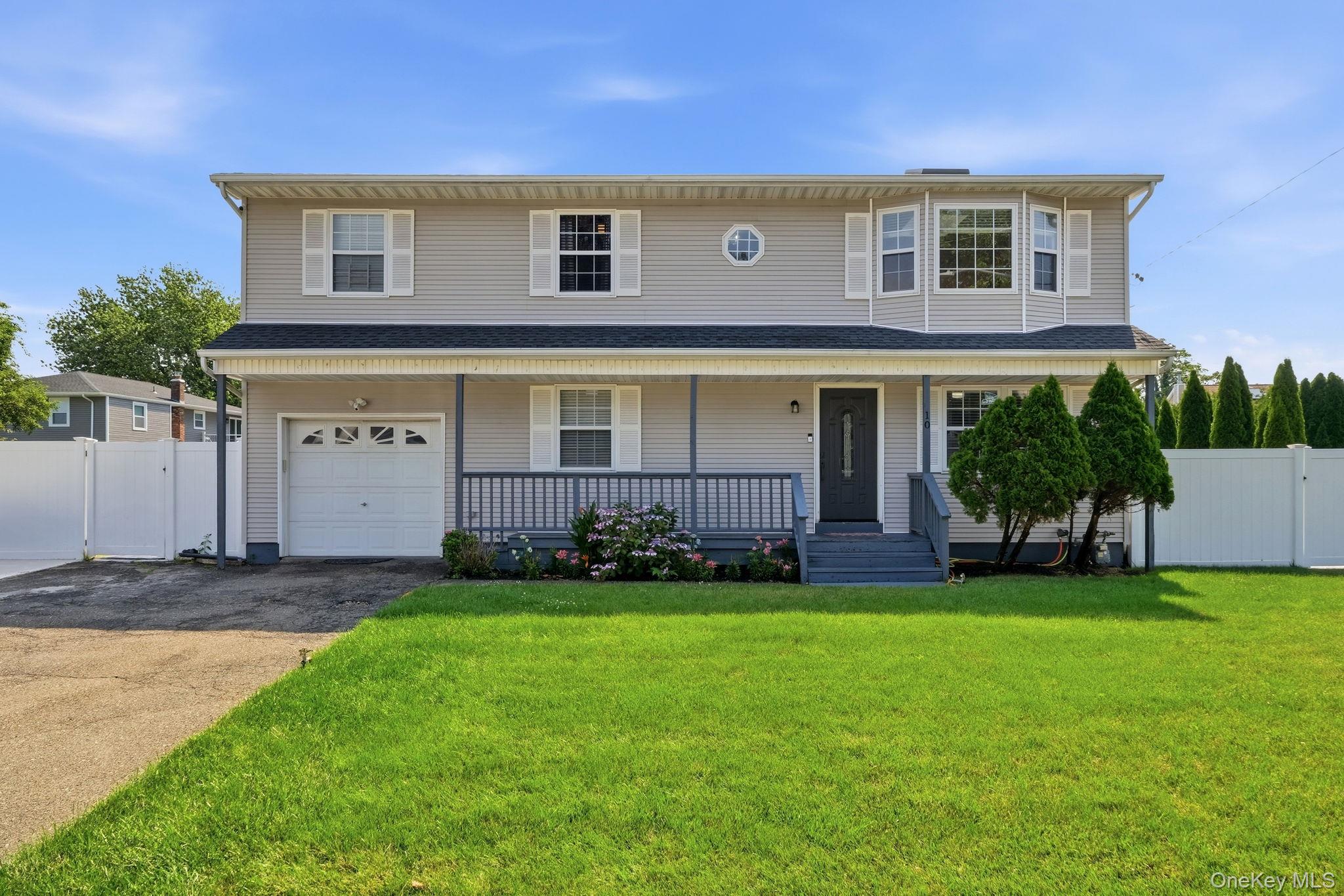 10 Carman Boulevard
