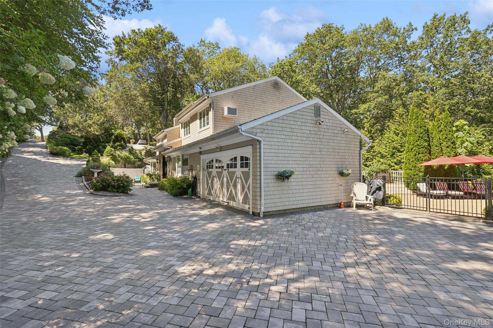 6 Hilltop Drive