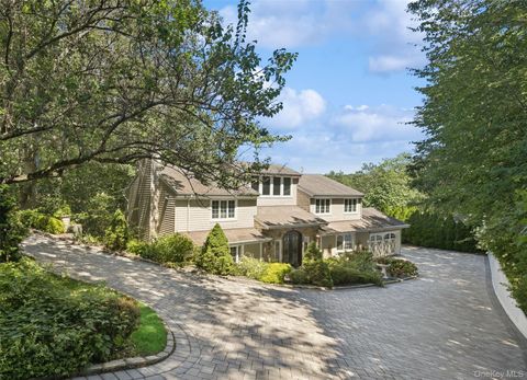 6 Hilltop Drive Laurel Hollow NY 11791