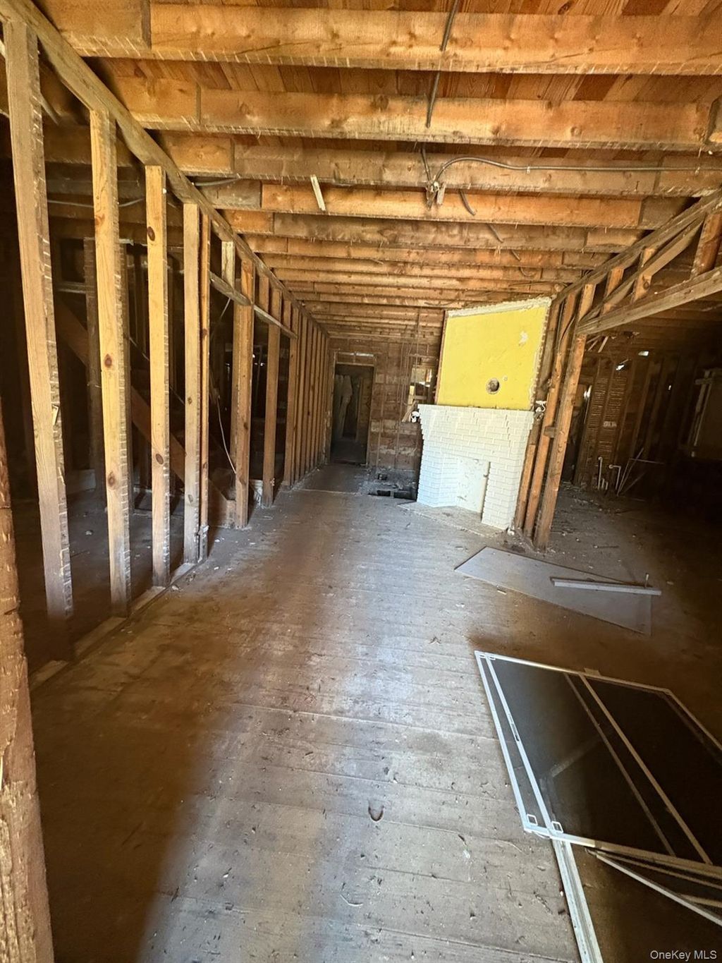 Photo of 125 S Clinton Avenue, Bay Shore, NY 11706 (MLS # 904039)