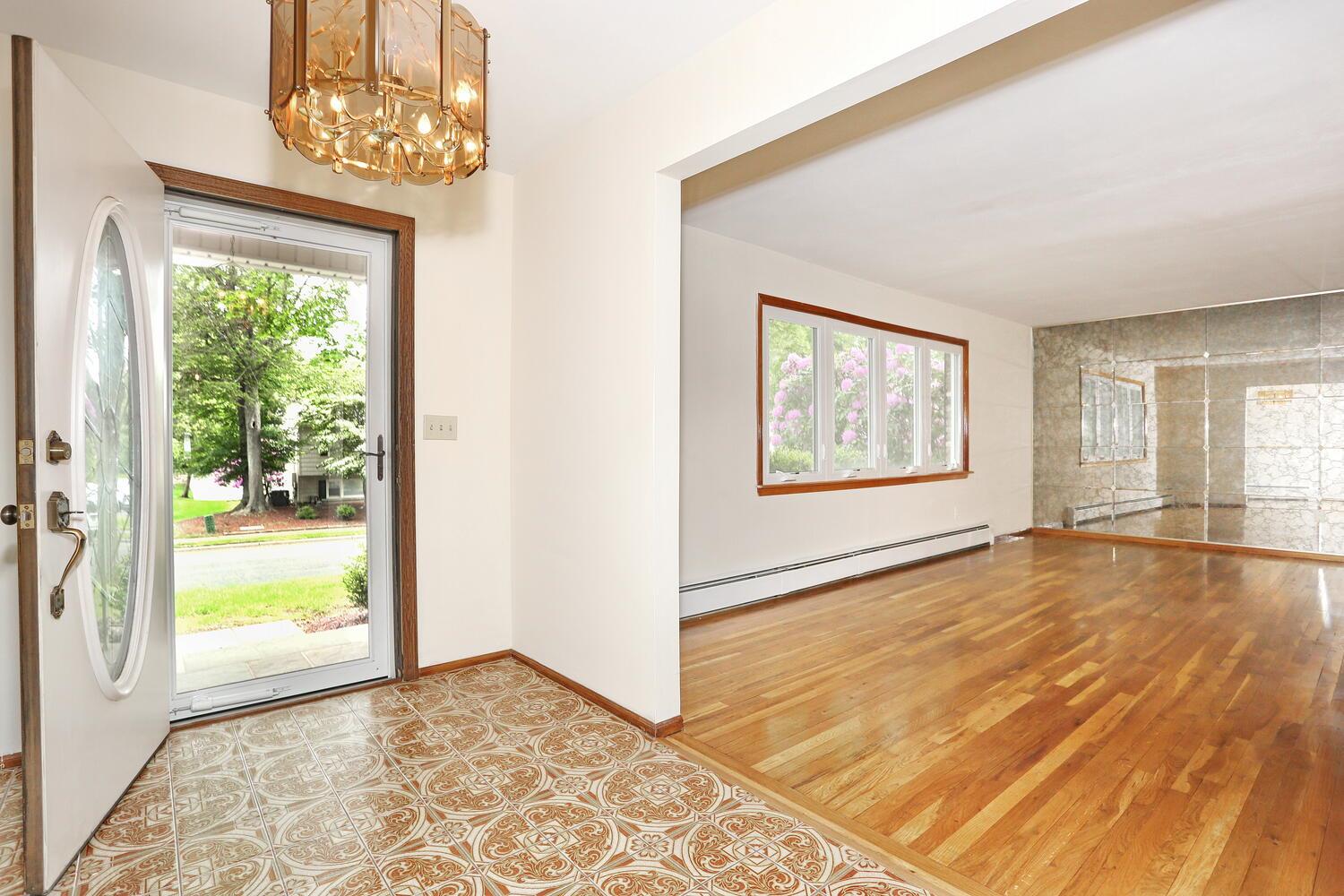 19 Verona Court, New City, New York image 3