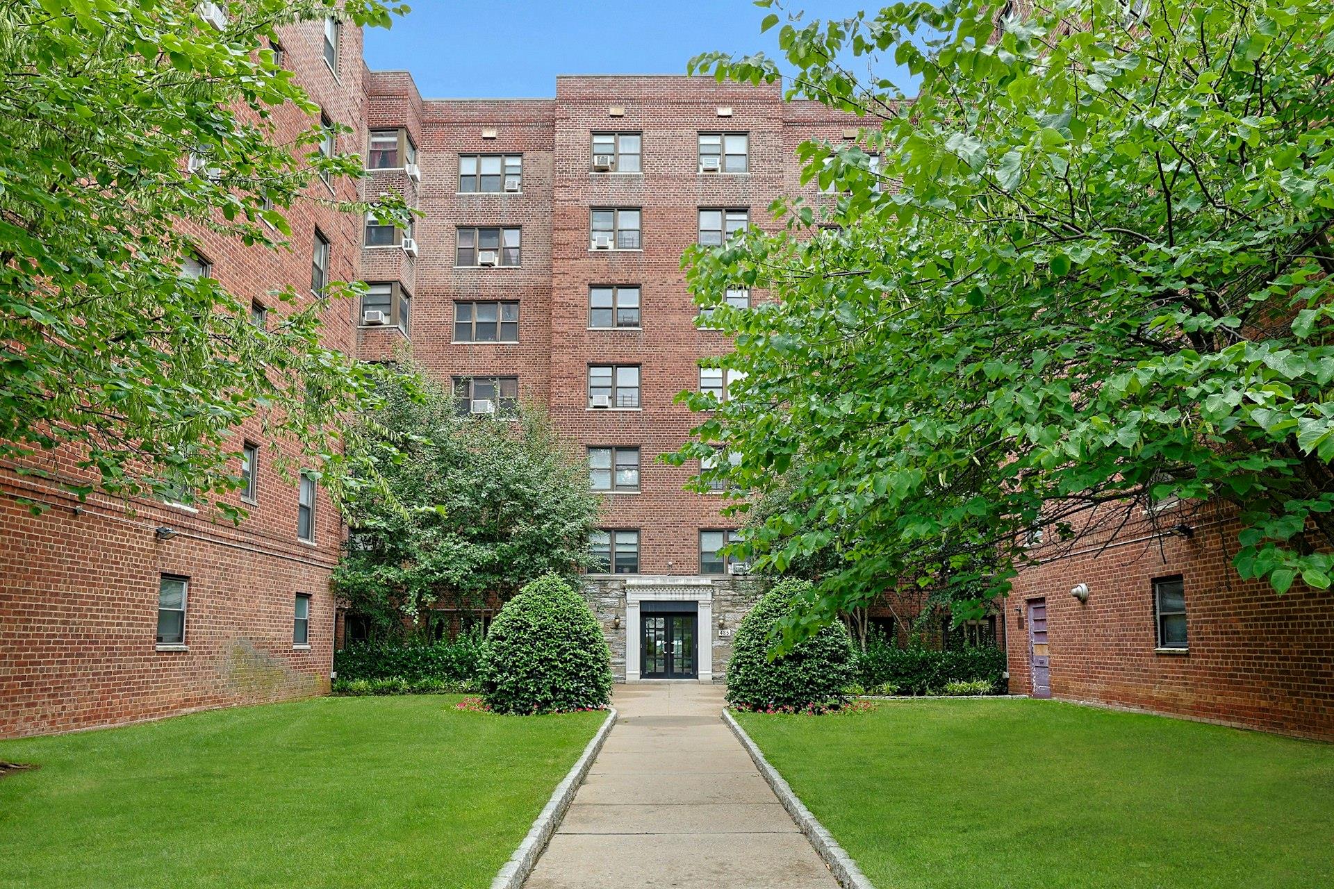 485 Lincoln Avenue 103