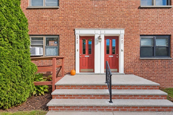 ADDRESS PRIVATE, PARAMUS, NJ  - Image 8cef0f39a45b541cbda8b4c328c48cbb/4090761829