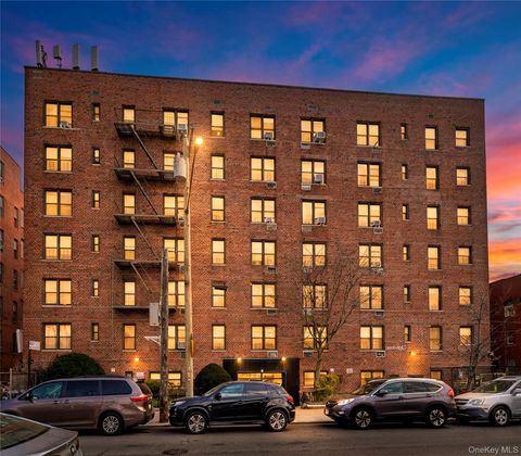 Homes For Sale - 10-40 Neilson Street #1-A<br/> Queens County, Far Rockaway, NY 11691