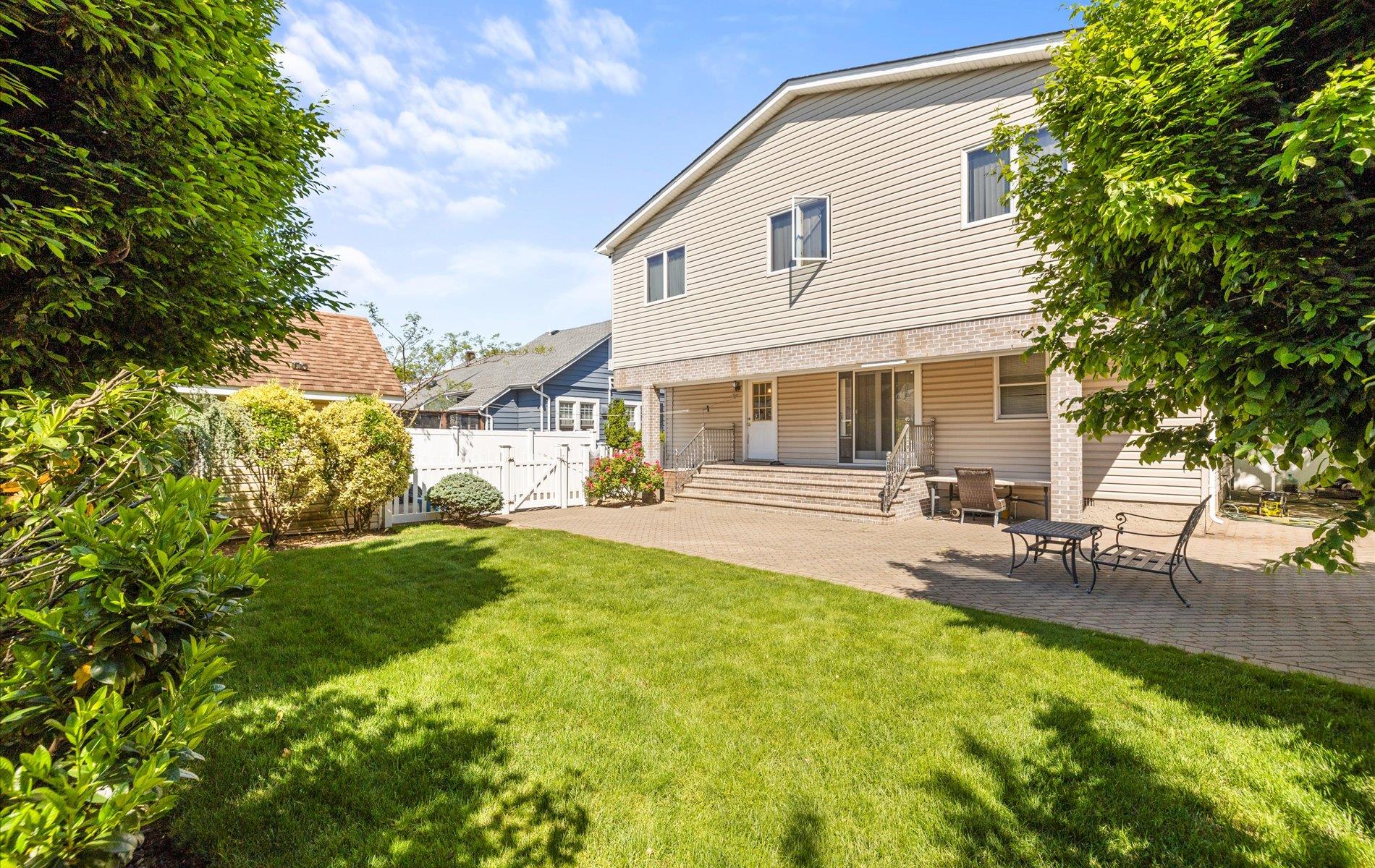 2730 Court Street, Bellmore, New York image 31