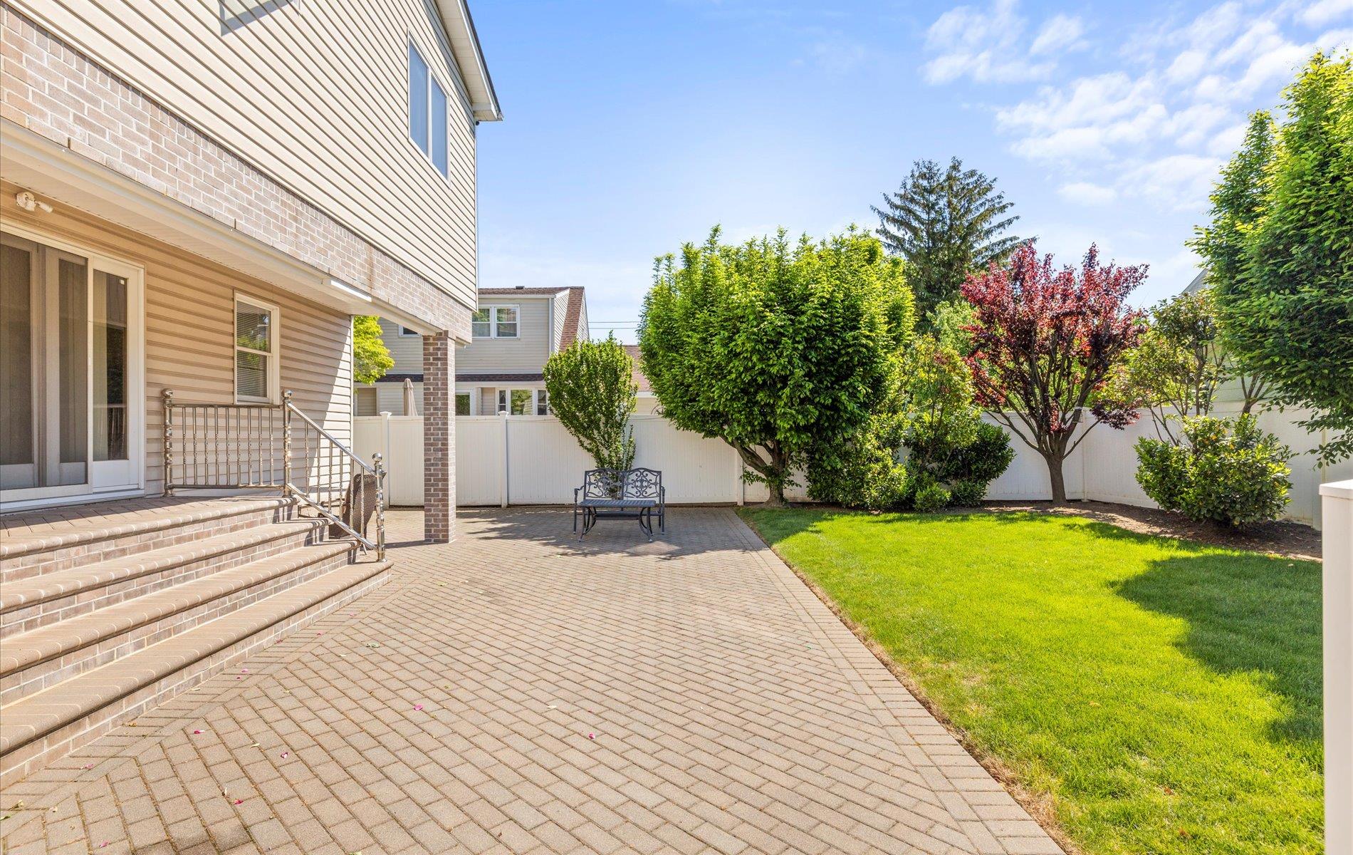 2730 Court Street, Bellmore, New York image 27