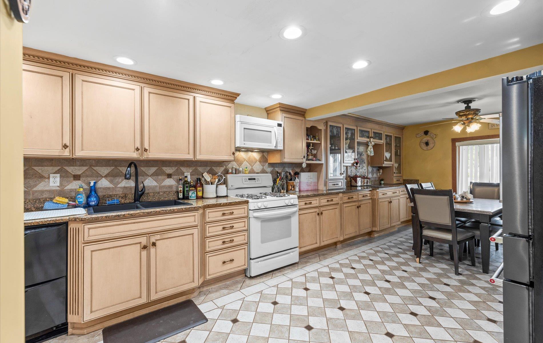 2730 Court Street, Bellmore, New York image 8