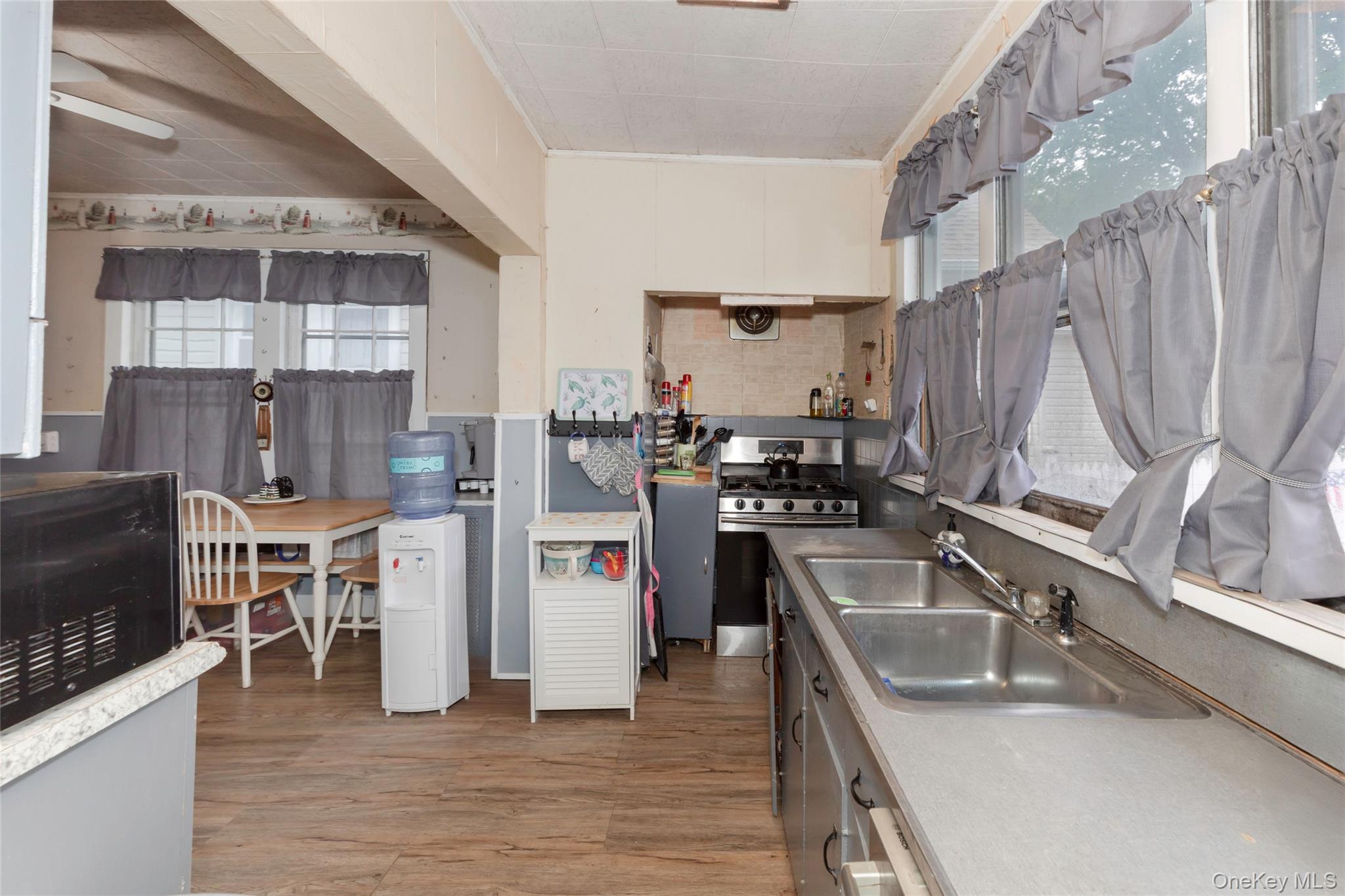 690 Minnieford Avenue