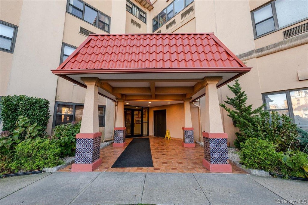 Photo of 185 W Park Avenue #201, Long Beach, NY 11561 (MLS # 1048116)